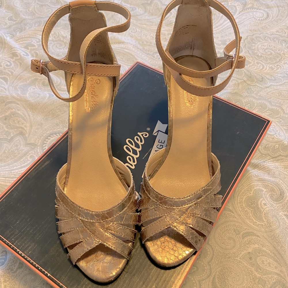 Seychelles peep toe shoes.